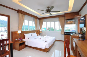  Green Harbor Hotel & Service Apartment  Патонг